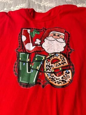 Red Christmas Santa 'LOVE' Graphic Tee